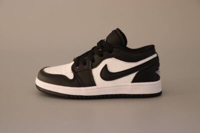 Nike Air Jordan 1 Children’s shoes