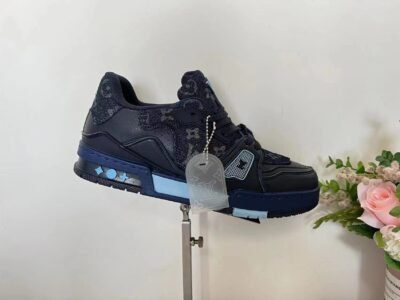 Louis Vuitton LV 9th