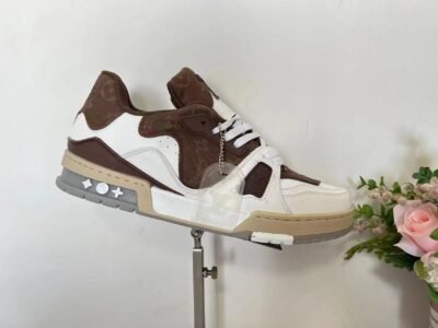 Louis Vuitton LV 9th