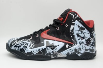 Nike LeBron James 11 Basketball shoes