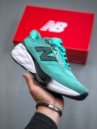 New Balance 880
