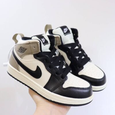 Nike Air Jordan 1 Children’s shoes