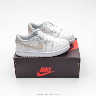 Nike Air Jordan 1 Children’s shoes