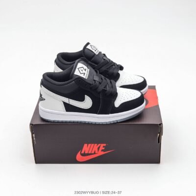 Nike Air Jordan 1 Children’s shoes
