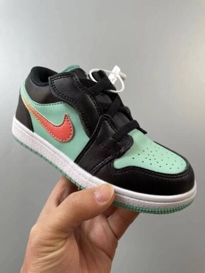 Nike Air Jordan 1 Children’s shoes
