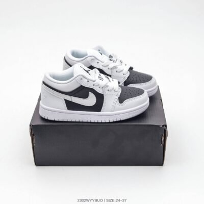 Nike Air Jordan 1 Children’s shoes