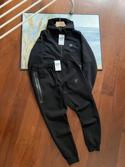 Nike NSW Tech Fleece Sportswear set